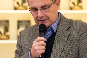 Oud-Zwijndrechter en schrijver Jan Schuurman Hess geeft lezing bij PvdA